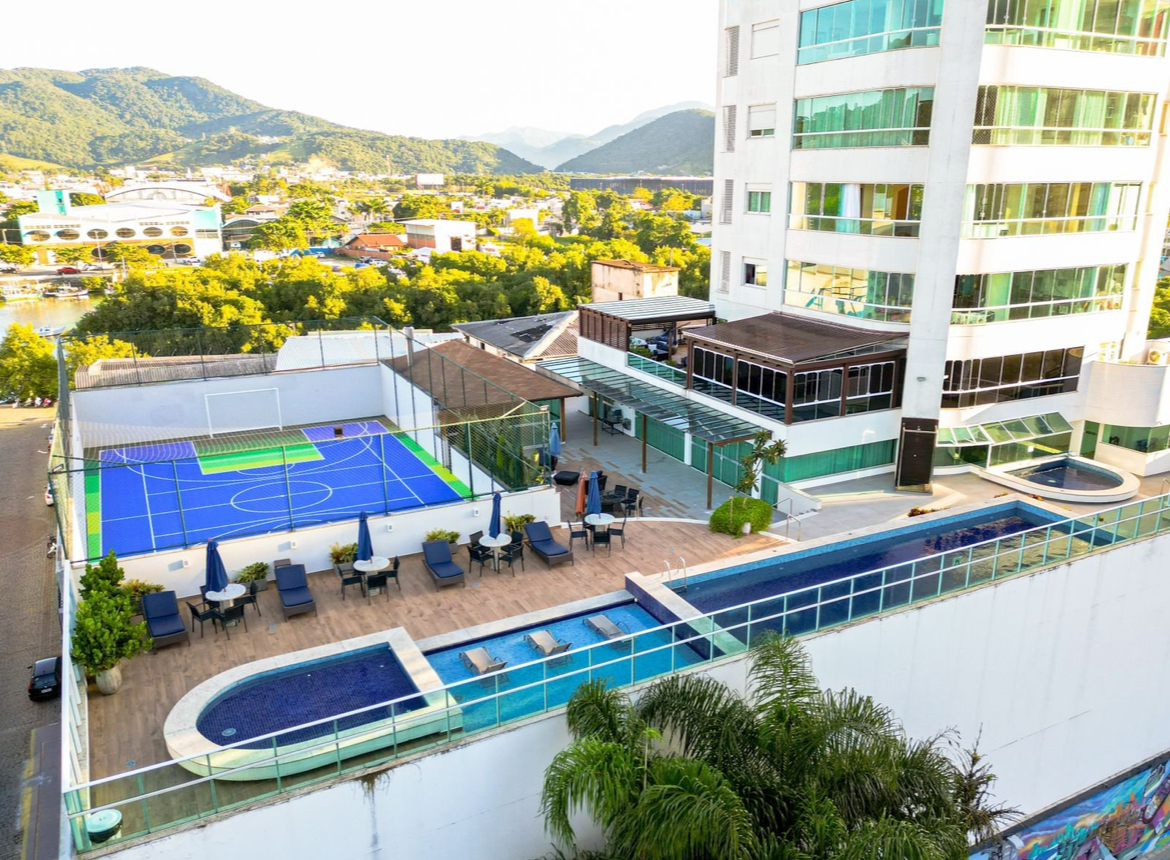 Apartamento no Ed. Marina Residence em Balneário Camboriú - foto 15