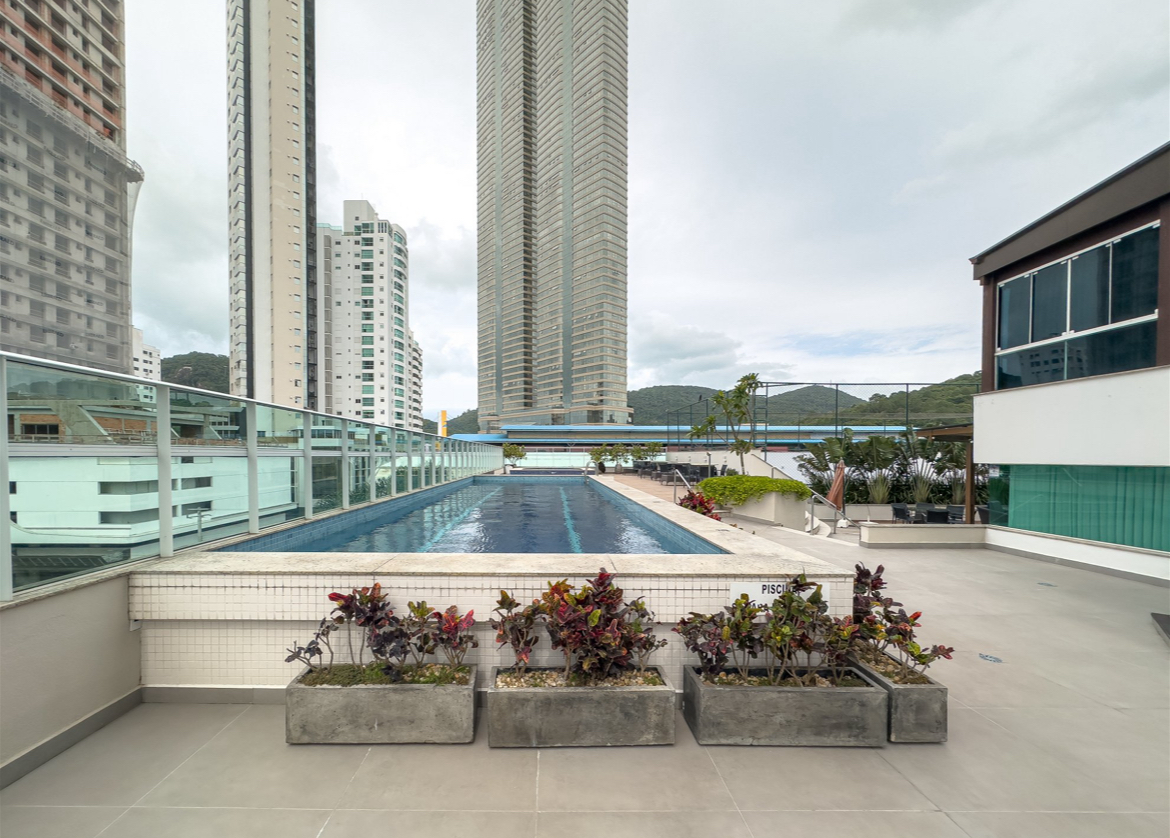 Apartamento no Ed. Marina Residence em Balneário Camboriú - foto 17