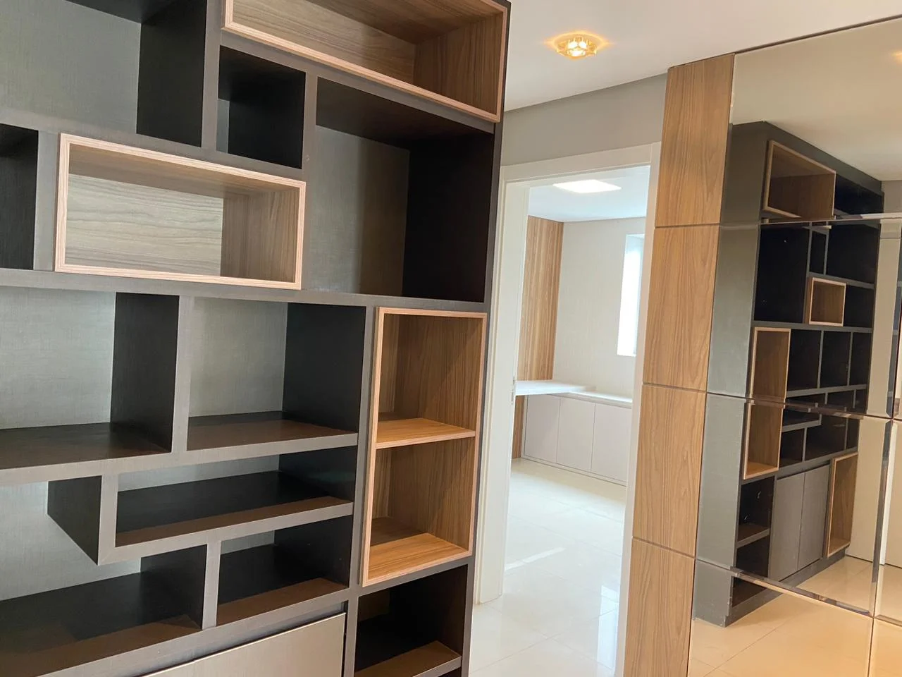 Apartamento no Ed. Império das Ondas em Balneário Camboriú