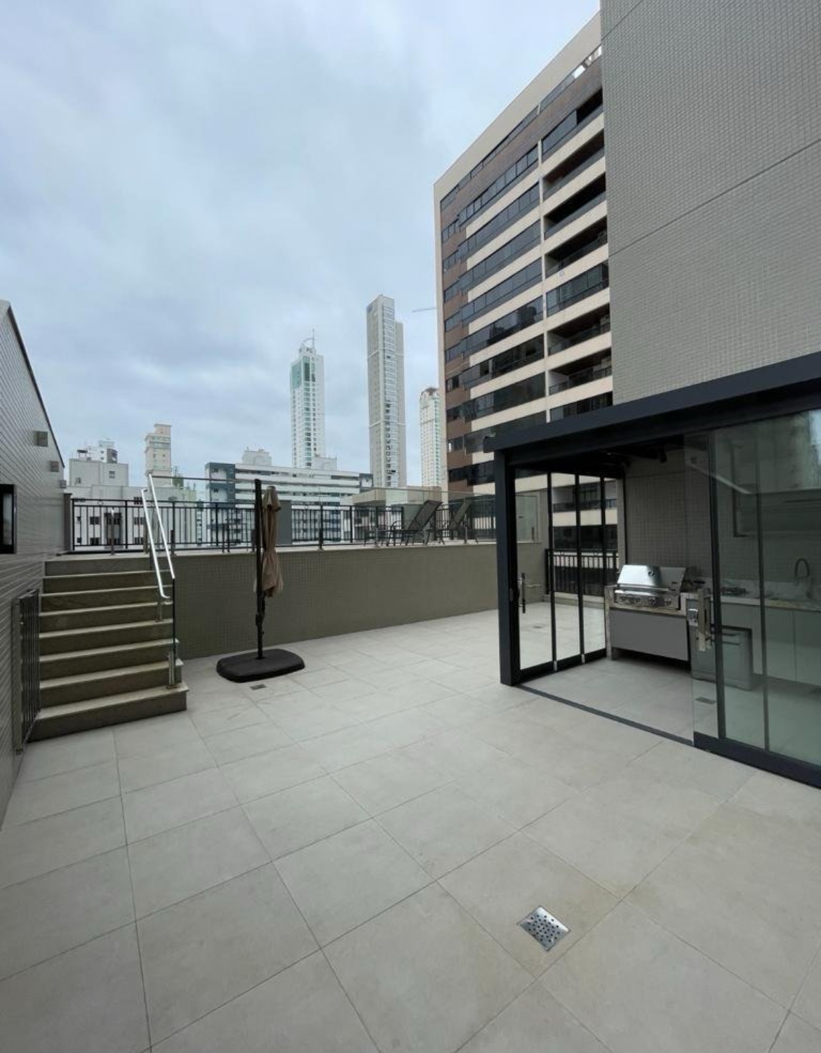 Apartamento no Ed. Serendipity em Balneário Camboriú - foto 9