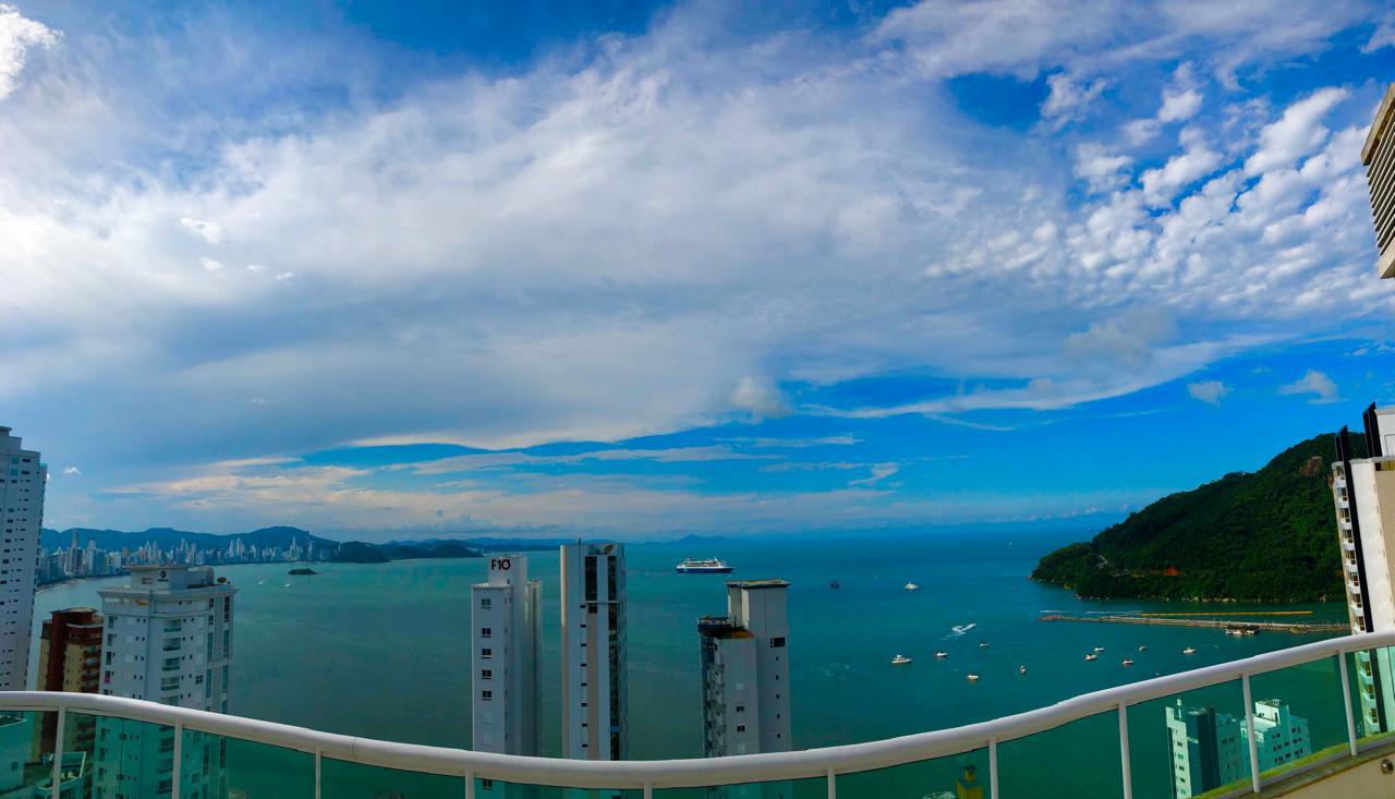 Cobertura no Ed. Marina Residence em Balneário Camboriú