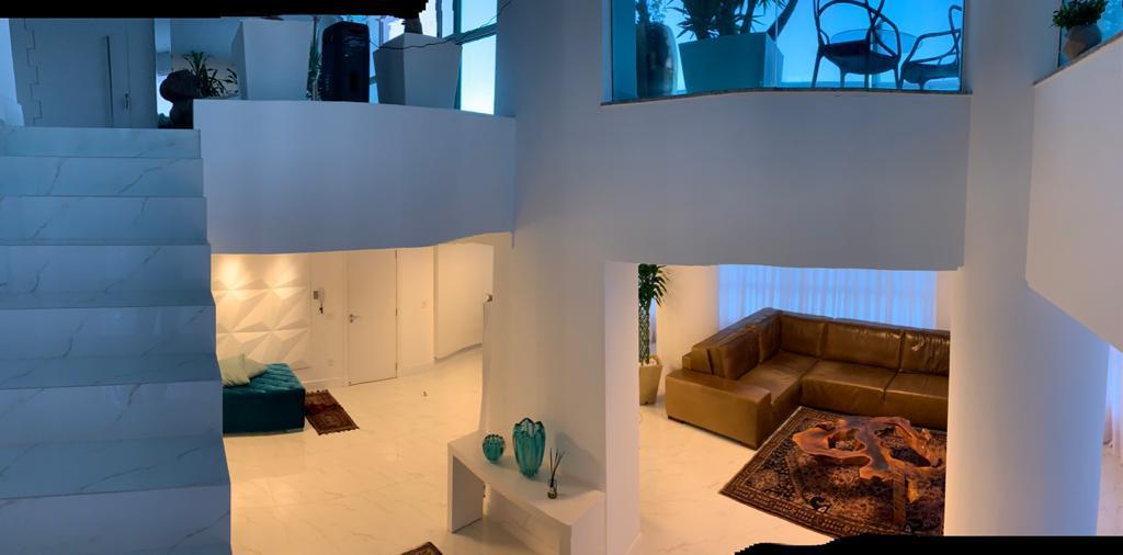 Cobertura no Ed. Marina Residence em Balneário Camboriú