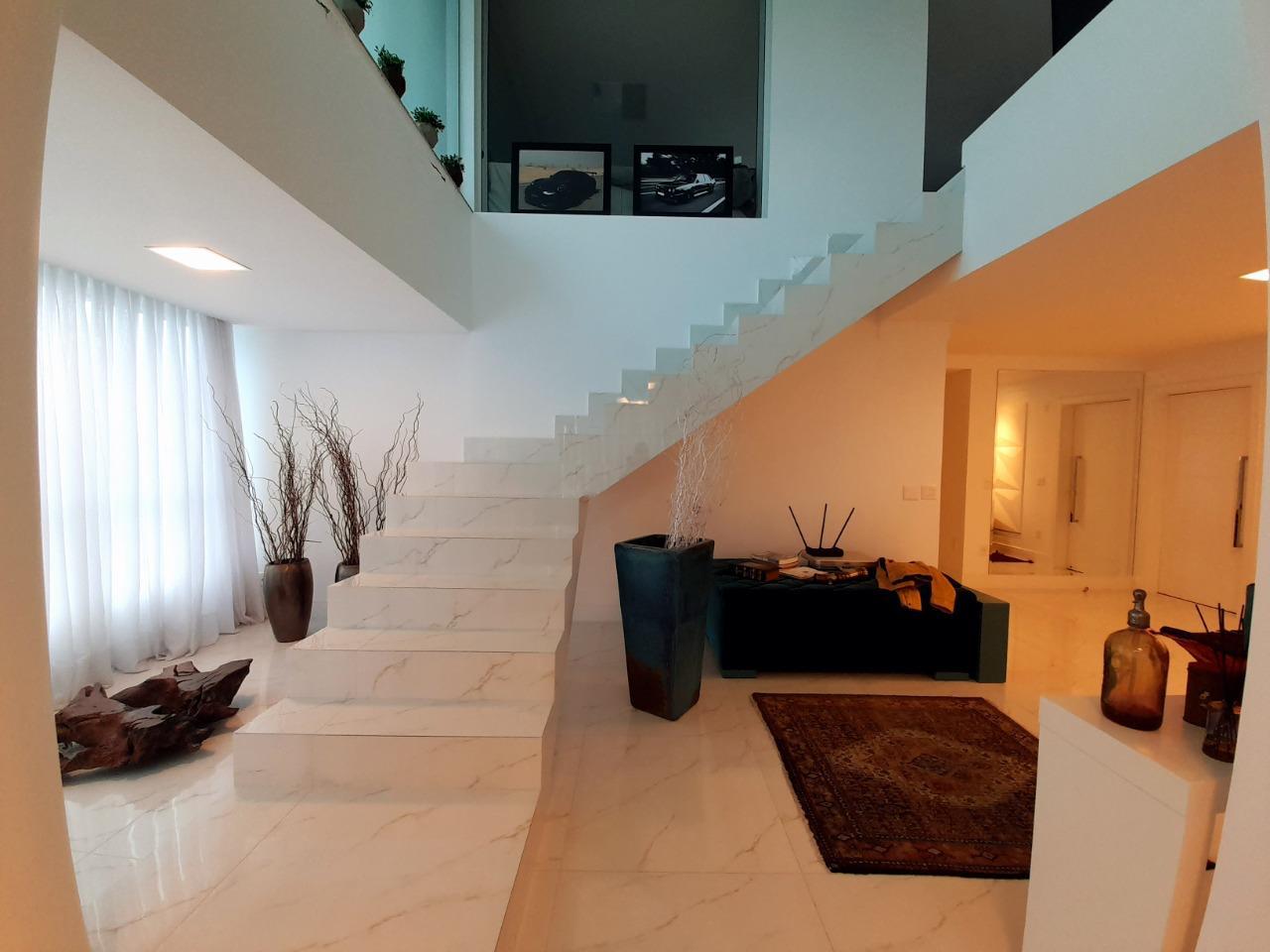 Cobertura no Ed. Marina Residence em Balneário Camboriú