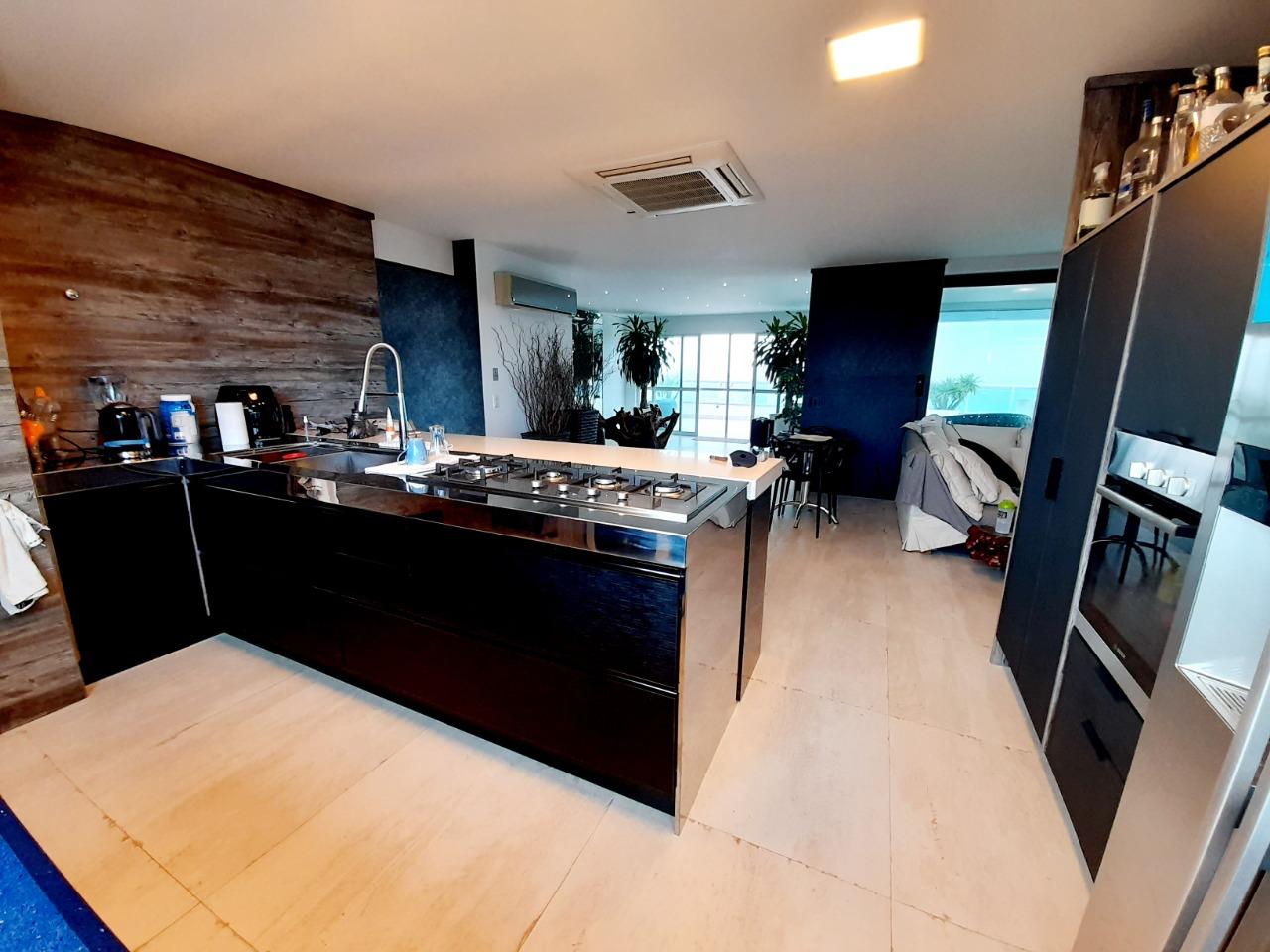 Cobertura no Ed. Marina Residence em Balneário Camboriú - foto 9