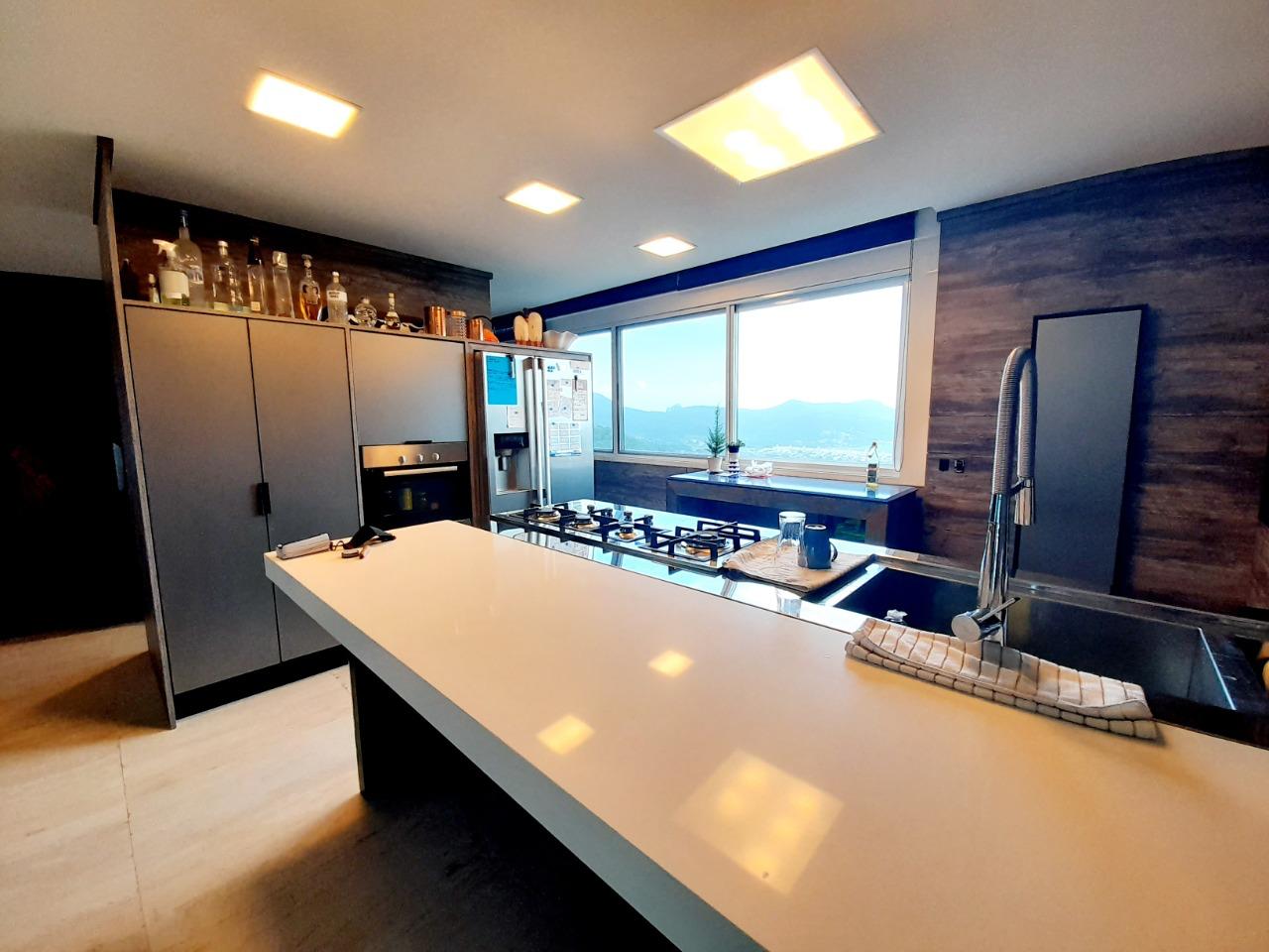 Cobertura no Ed. Marina Residence em Balneário Camboriú - foto 11