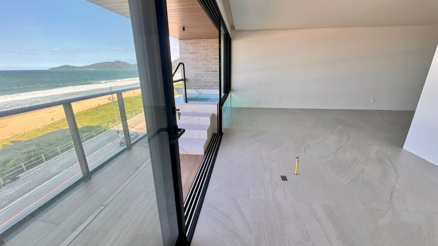 Apartamento no Ed. Sunrise na Praia Brava - foto 4