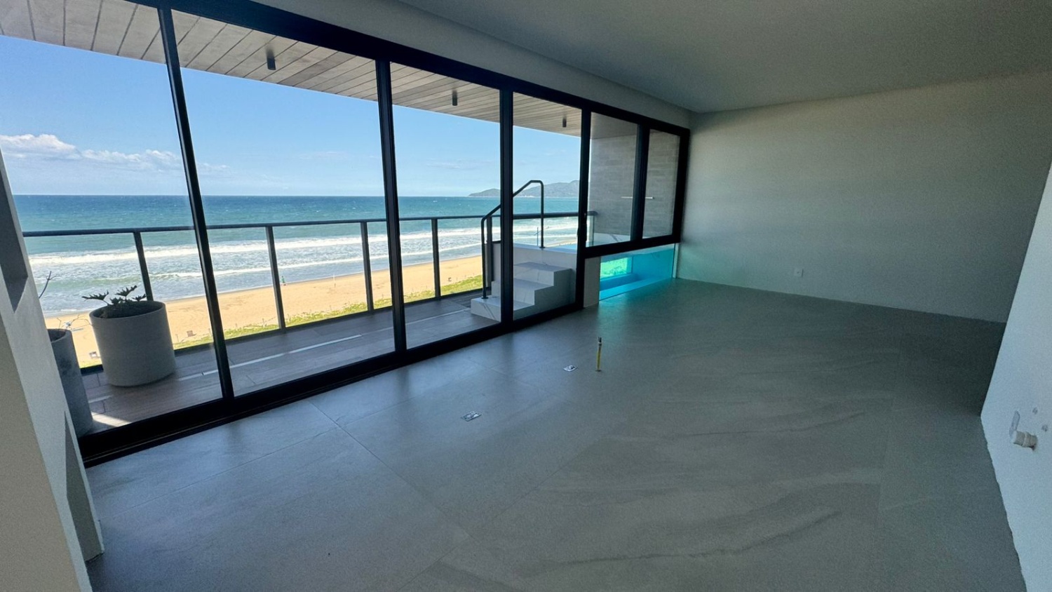 Apartamento no Ed. Sunrise na Praia Brava - foto 7