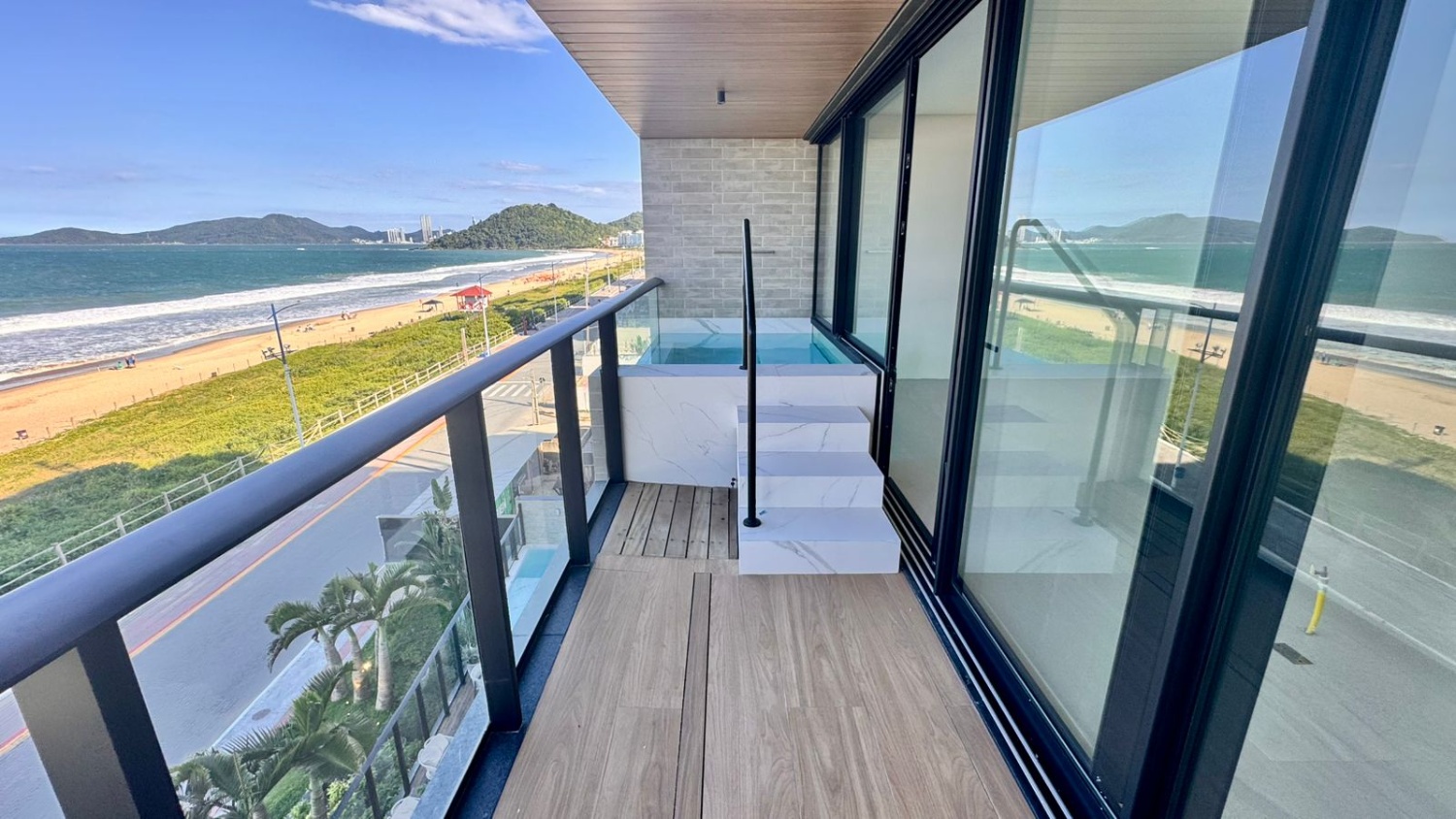 Apartamento no Ed. Sunrise na Praia Brava - foto 8
