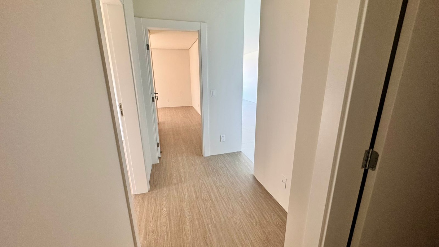 Apartamento no Ed. Sunrise na Praia Brava - foto 12