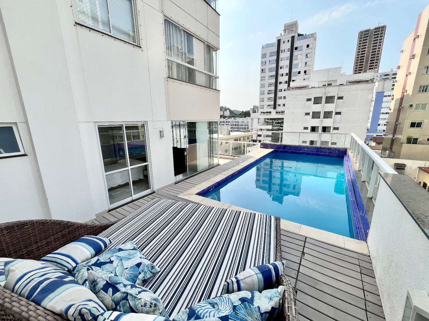 Apartamento diferenciado no Ed. Águas do Iguassu em Balneário Camboriú