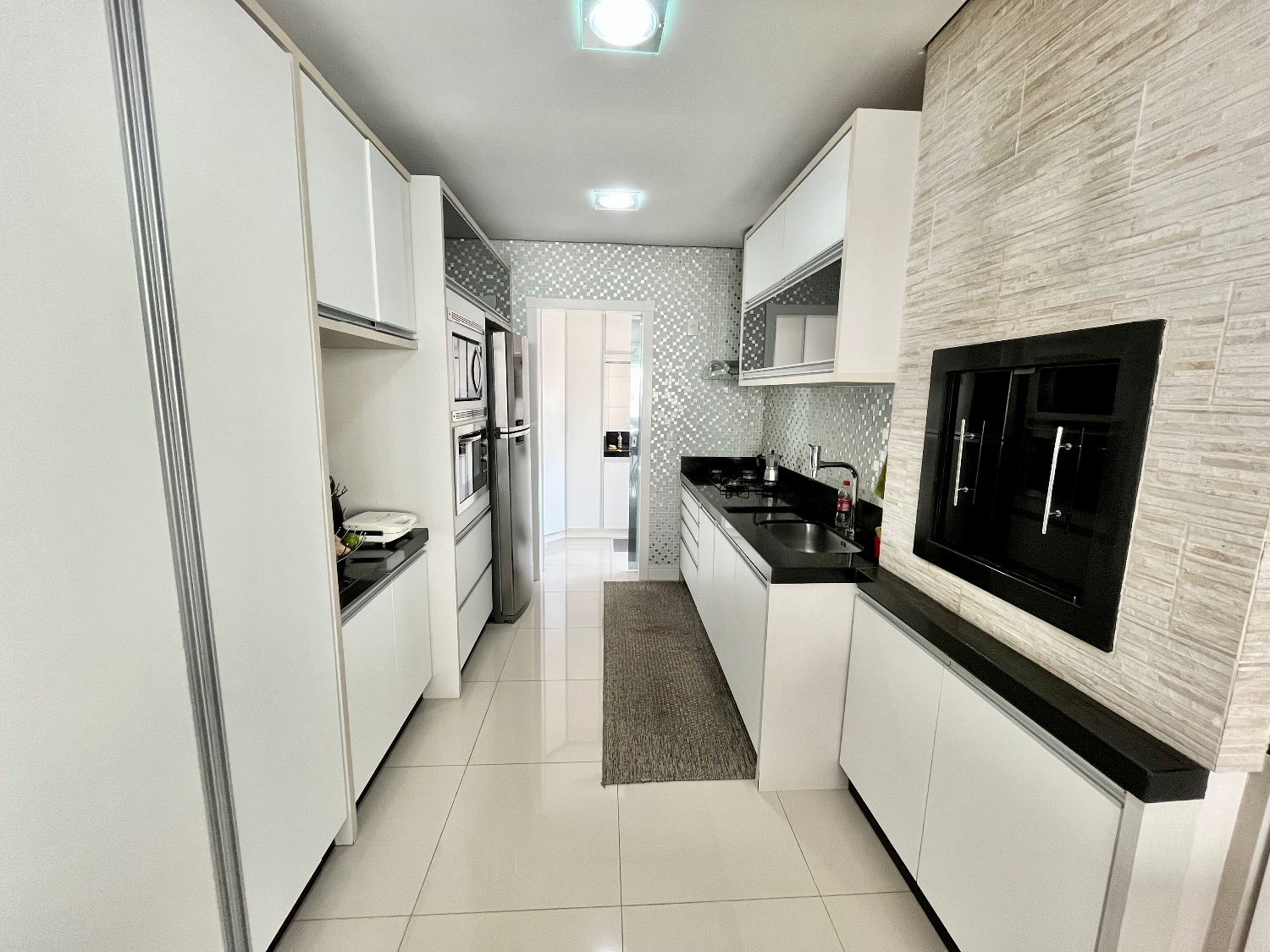Apartamento diferenciado no Ed. Águas do Iguassu em Balneário Camboriú - foto 14