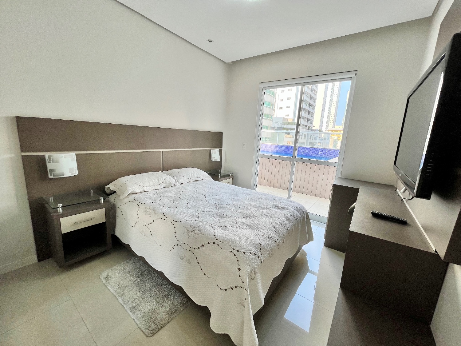 Apartamento diferenciado no Ed. Águas do Iguassu em Balneário Camboriú - foto 16