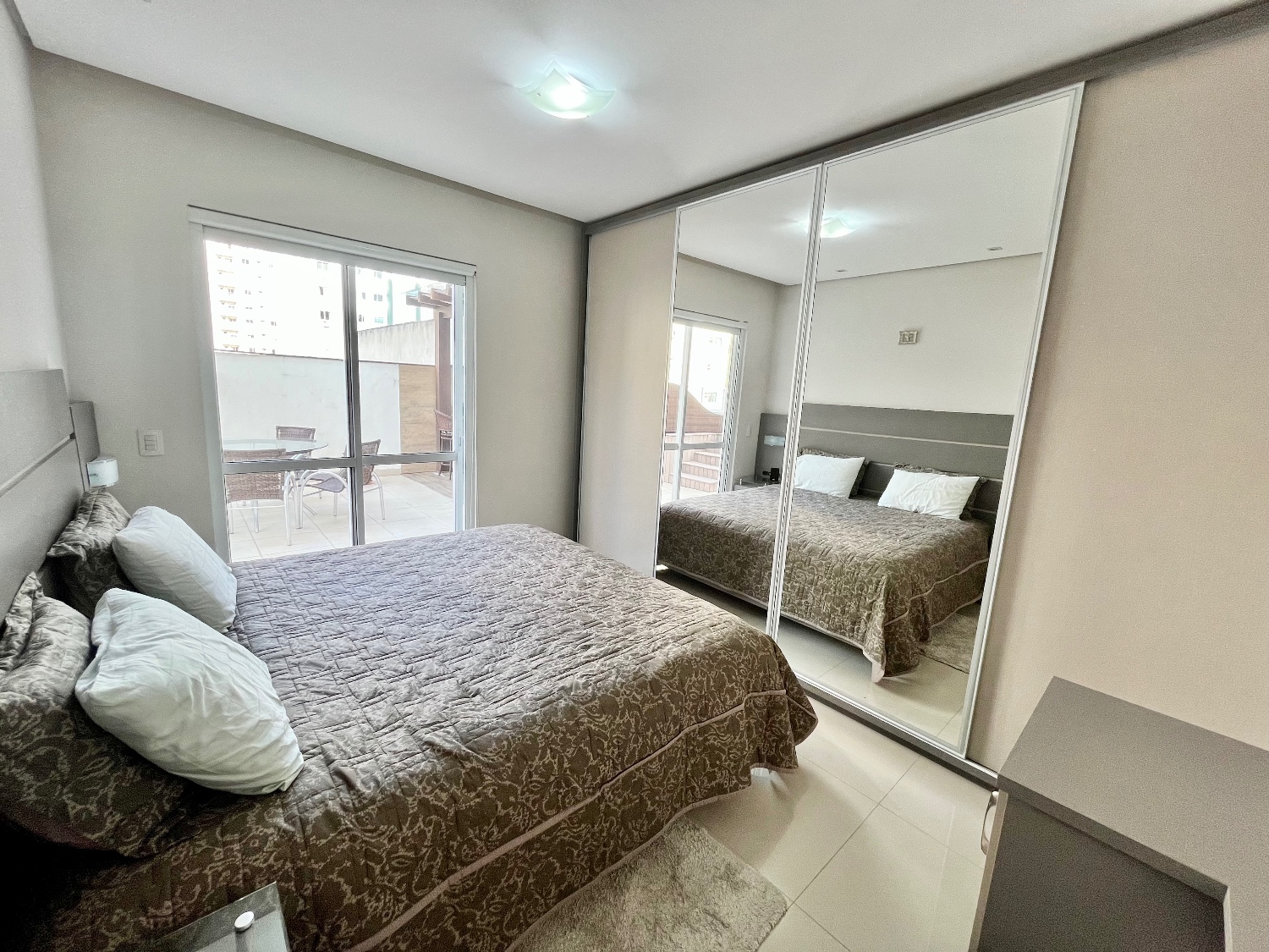 Apartamento diferenciado no Ed. Águas do Iguassu em Balneário Camboriú - foto 18