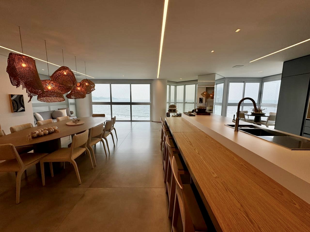 Apartamento no Ed. Costão da Barra Towers Residencial Club na Barra Sul em Balneário Camboriú - foto 6
