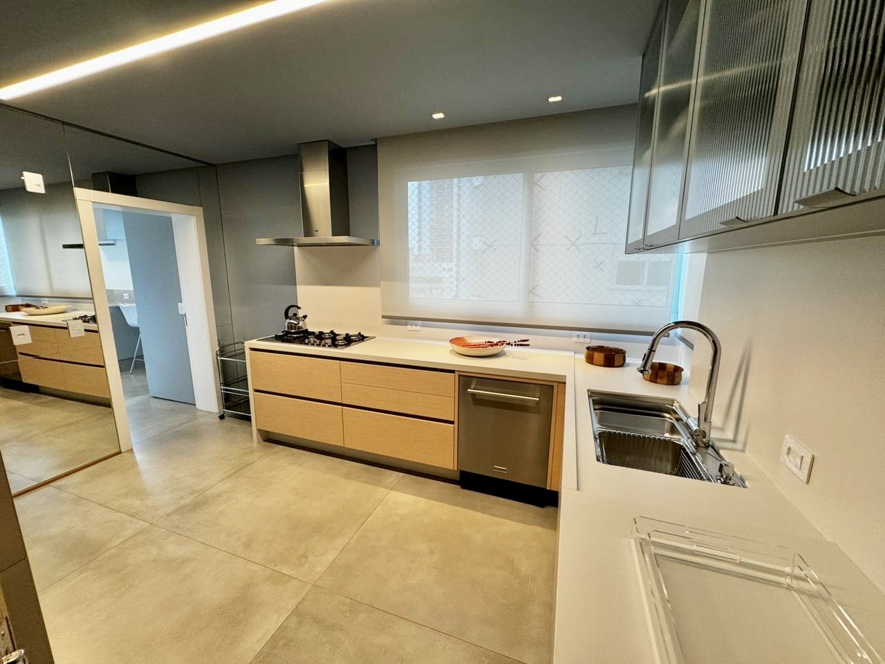 Apartamento no Ed. Costão da Barra Towers Residencial Club na Barra Sul em Balneário Camboriú - foto 21