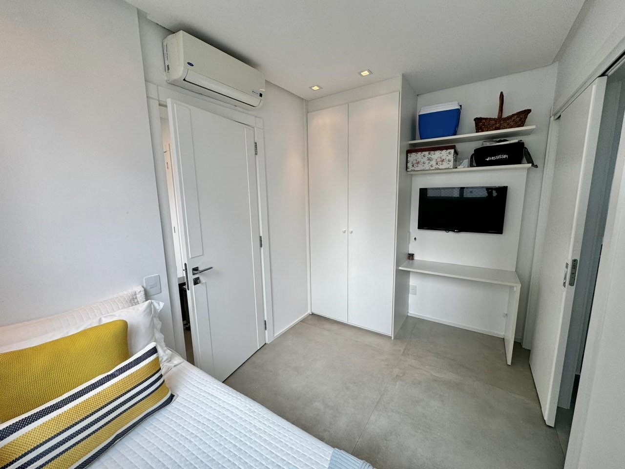 Apartamento no Ed. Costão da Barra Towers Residencial Club na Barra Sul em Balneário Camboriú - foto 24