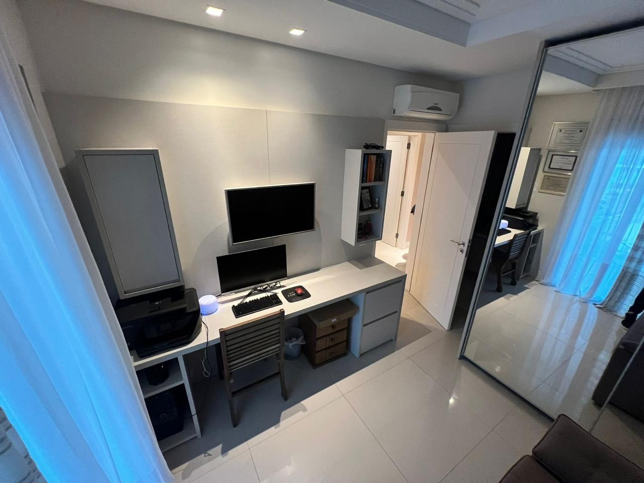 Apartamento diferenciado no Ed. Four Seasons em Balneário Camboriú - foto 17