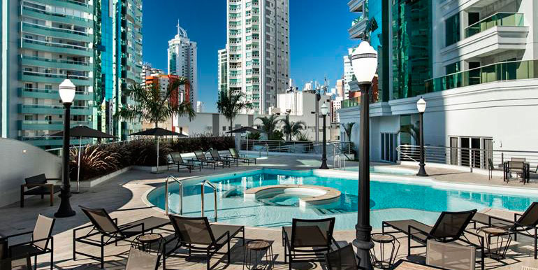 Apartamento diferenciado no Ed. Four Seasons em Balneário Camboriú - foto 22