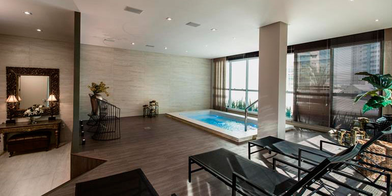 Apartamento diferenciado no Ed. Four Seasons em Balneário Camboriú - foto 26