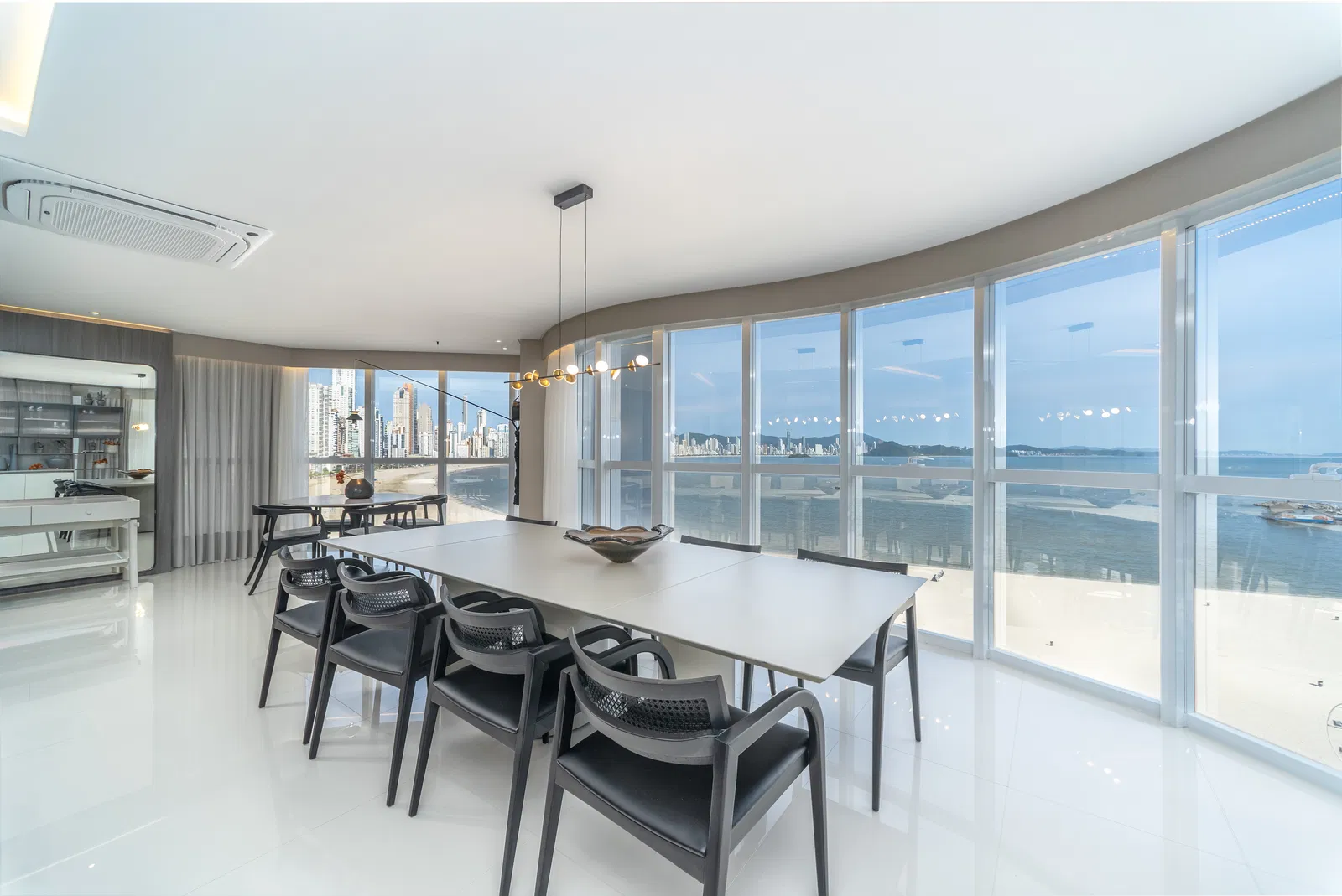 Apartamento no Ed. Ibiza Towers em Balneário Camboriú