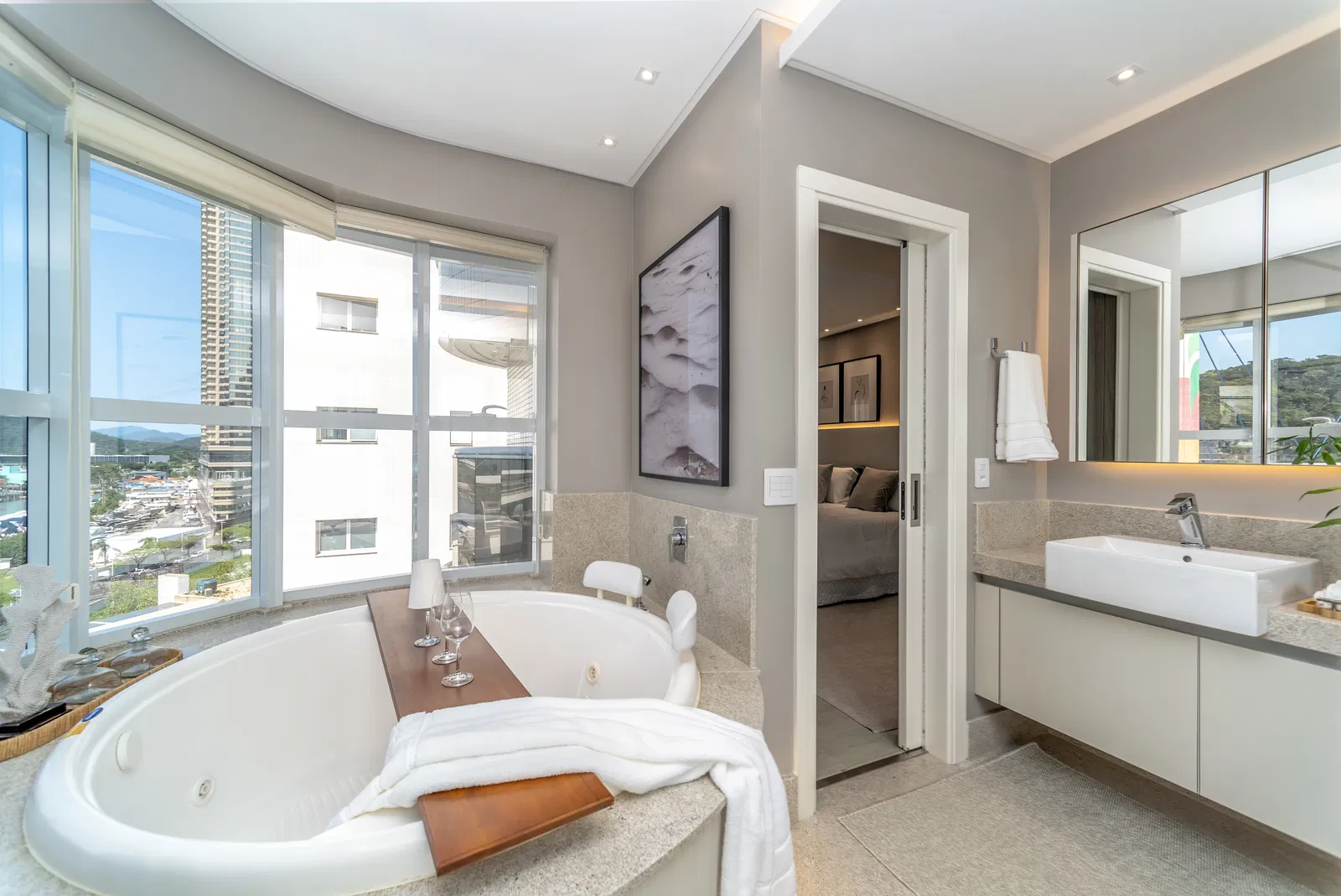 Apartamento no Ed. Ibiza Towers em Balneário Camboriú - foto 16