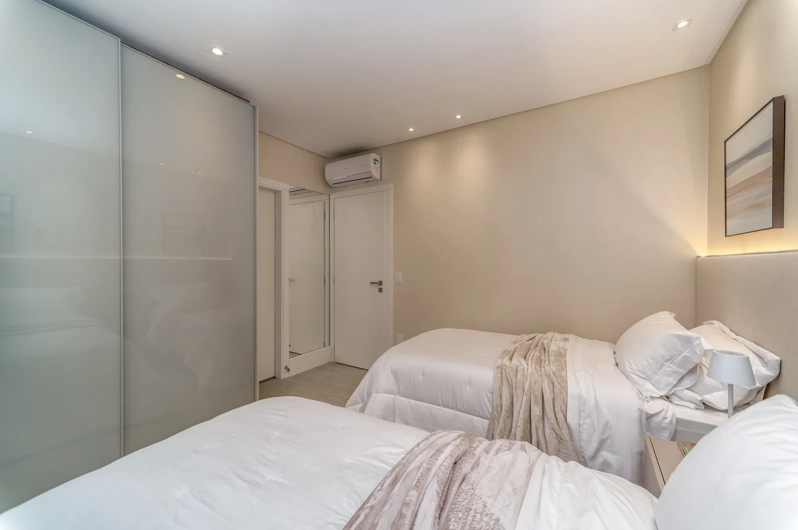 Apartamento no Ed. Ibiza Towers em Balneário Camboriú - foto 25