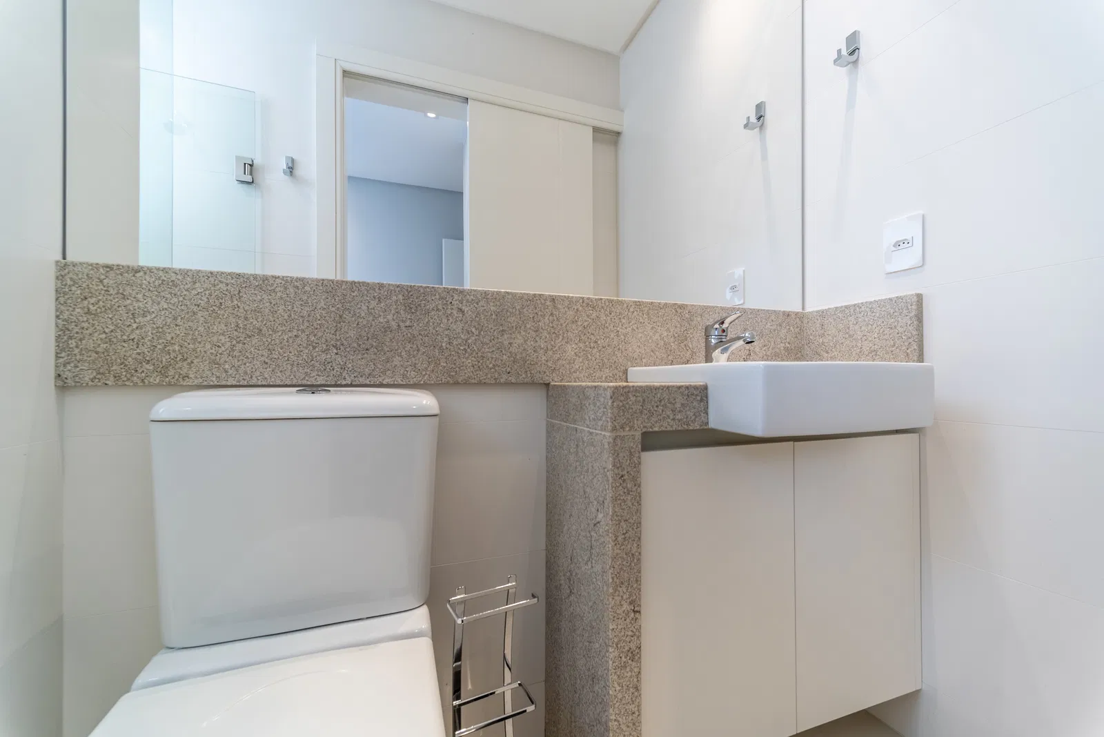 Apartamento no Ed. Ibiza Towers em Balneário Camboriú - foto 30