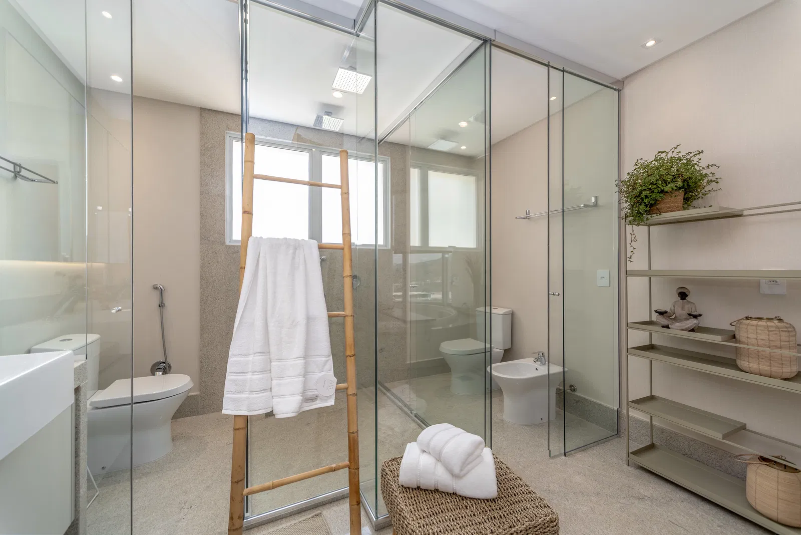 Apartamento no Ed. Ibiza Towers em Balneário Camboriú - foto 19