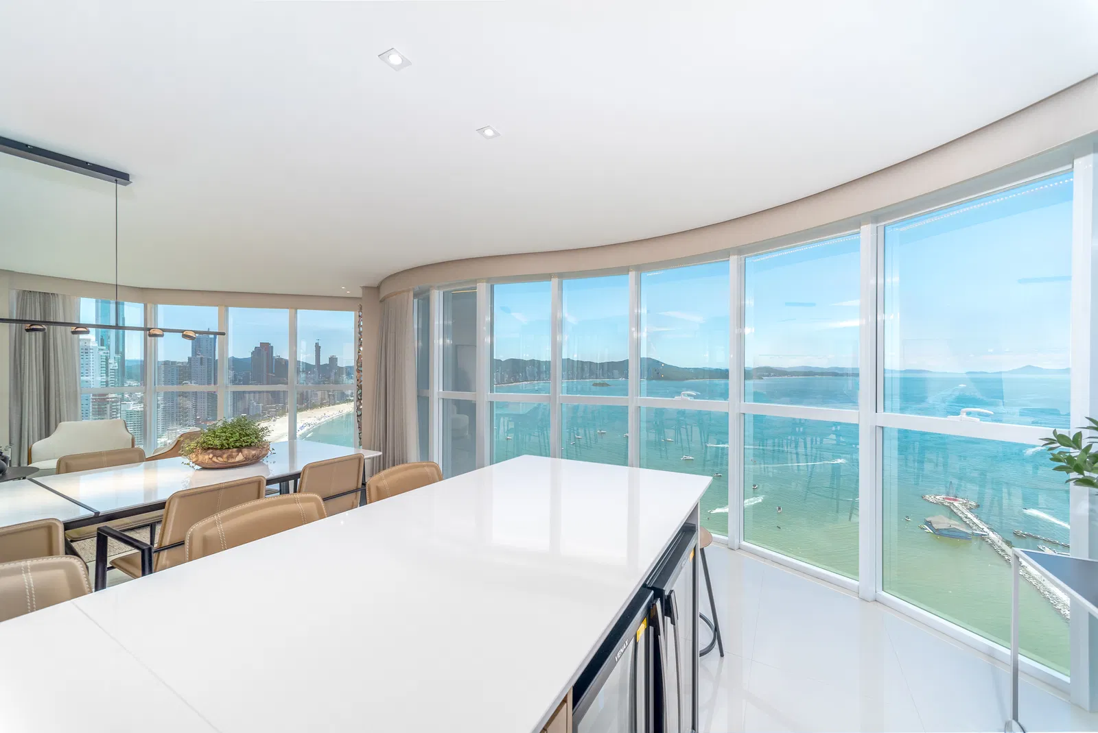 Apartamento no Ed. Ibiza Towers em Balneário Camboriú - foto 6
