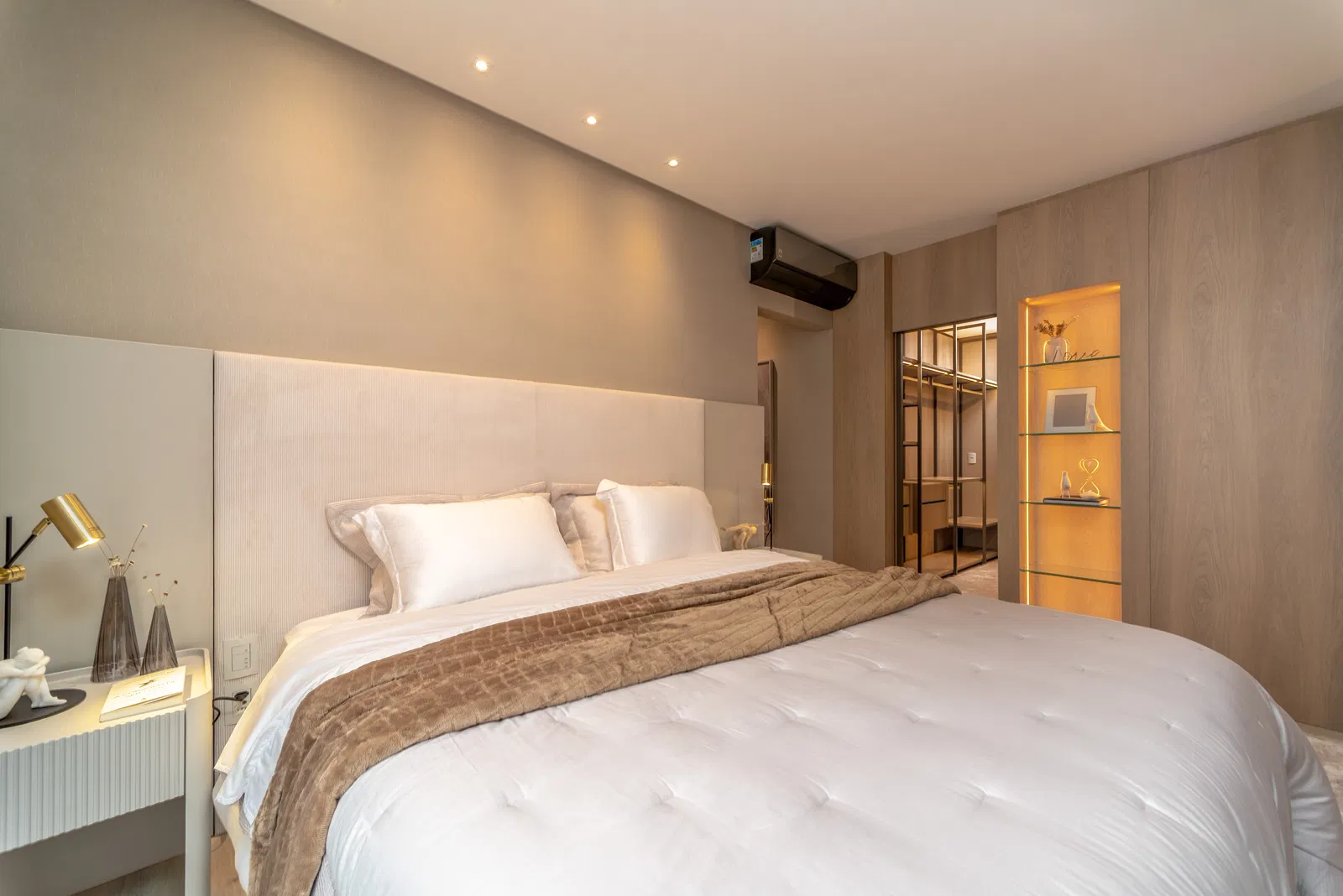 Apartamento no Ed. Ibiza Towers em Balneário Camboriú - foto 17