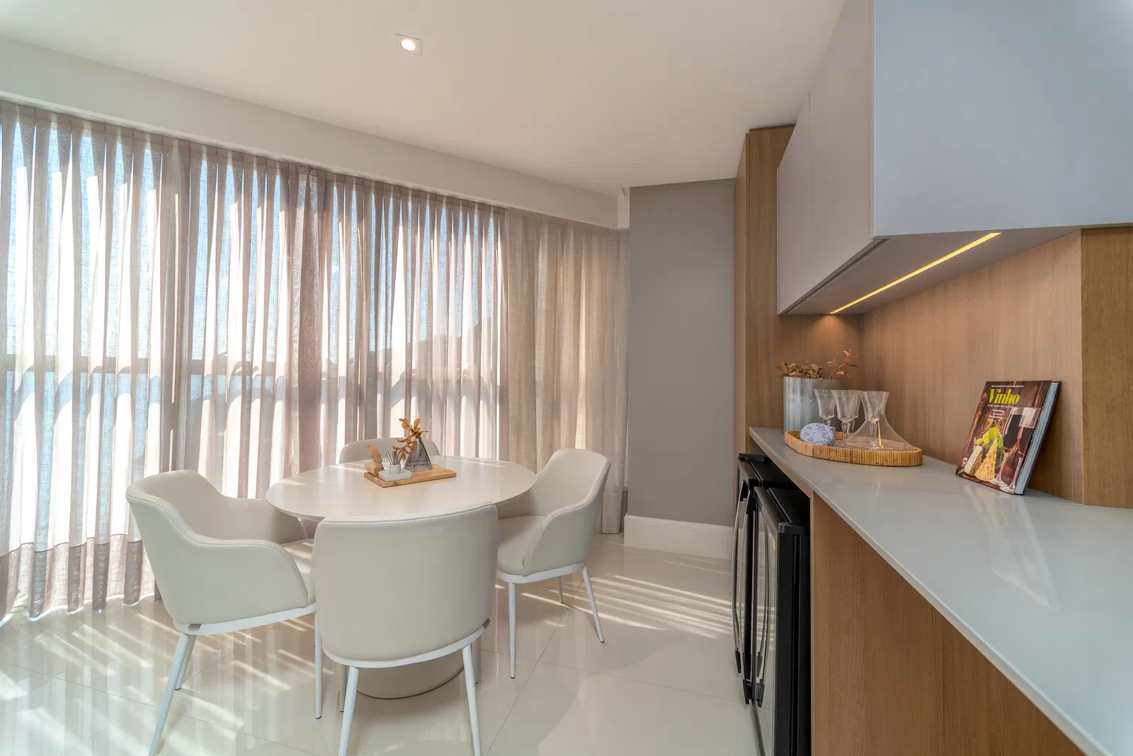 Apartamento no Ed. Ibiza Towers em Balneário Camboriú - foto 14