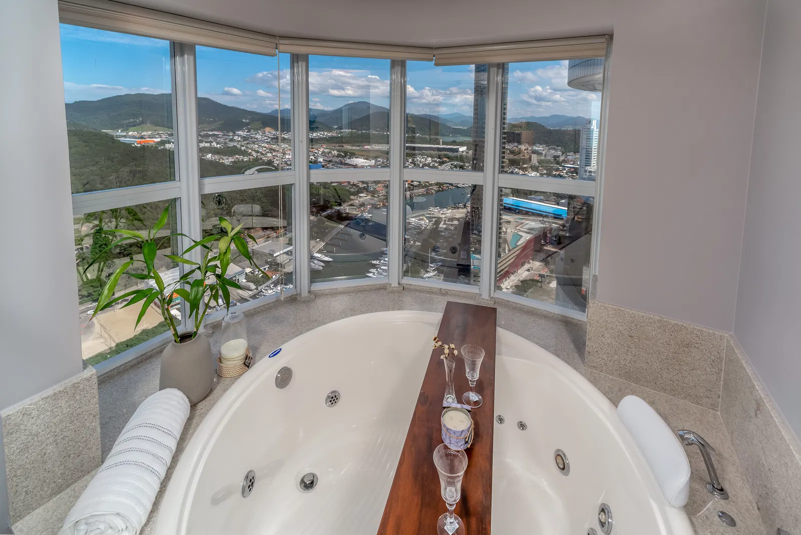 Apartamento no Ed. Ibiza Towers em Balneário Camboriú - foto 21