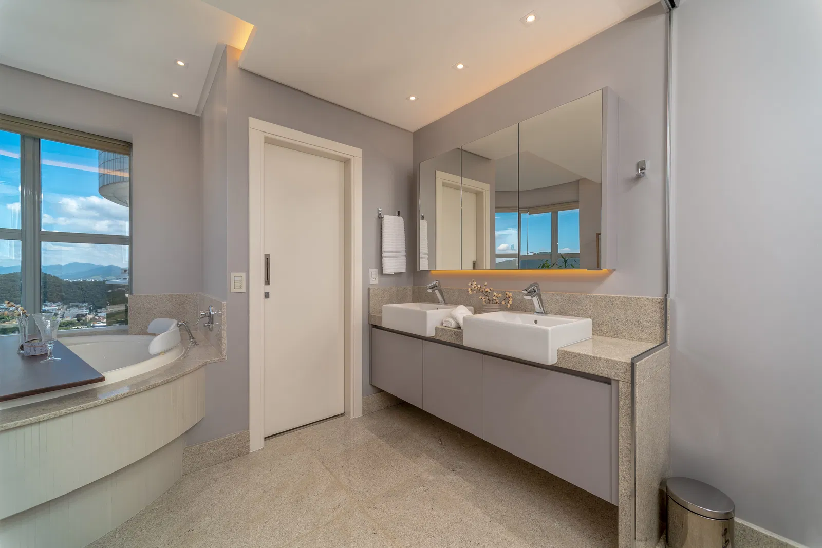 Apartamento no Ed. Ibiza Towers em Balneário Camboriú - foto 24
