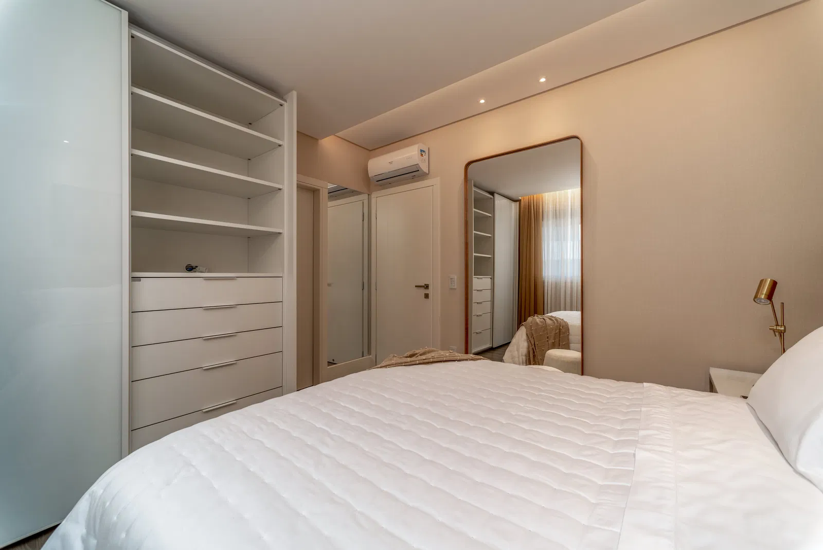 Apartamento no Ed. Ibiza Towers em Balneário Camboriú - foto 29