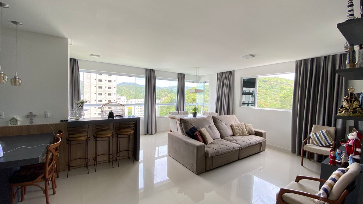 Apartamento Ed. Farol Ponta do Mel em Balneário Camboriú - foto 2