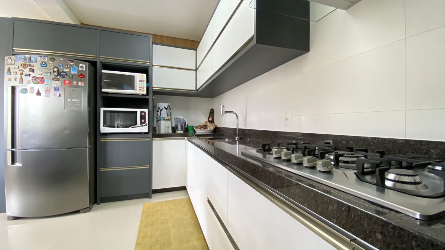 Apartamento Ed. Farol Ponta do Mel em Balneário Camboriú - foto 4