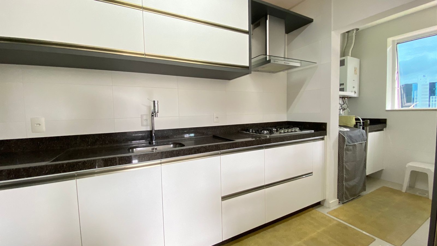 Apartamento Ed. Farol Ponta do Mel em Balneário Camboriú - foto 6