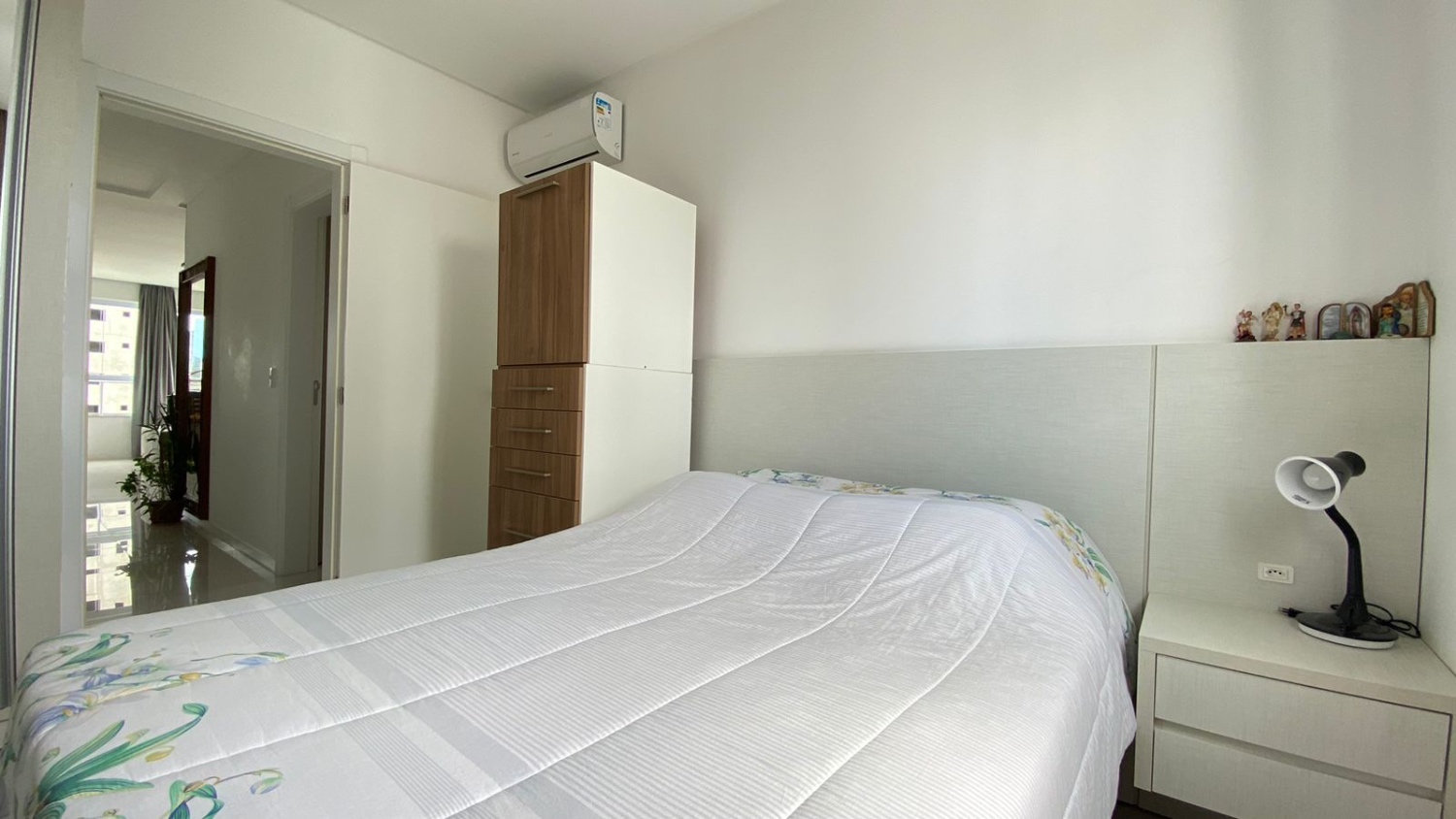 Apartamento Ed. Farol Ponta do Mel em Balneário Camboriú - foto 13