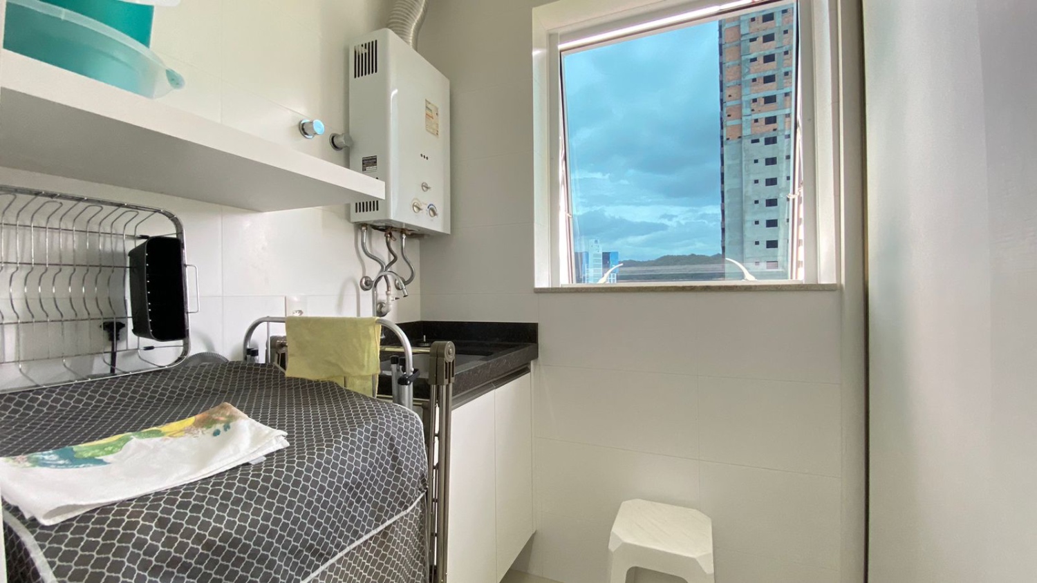 Apartamento Ed. Farol Ponta do Mel em Balneário Camboriú - foto 15