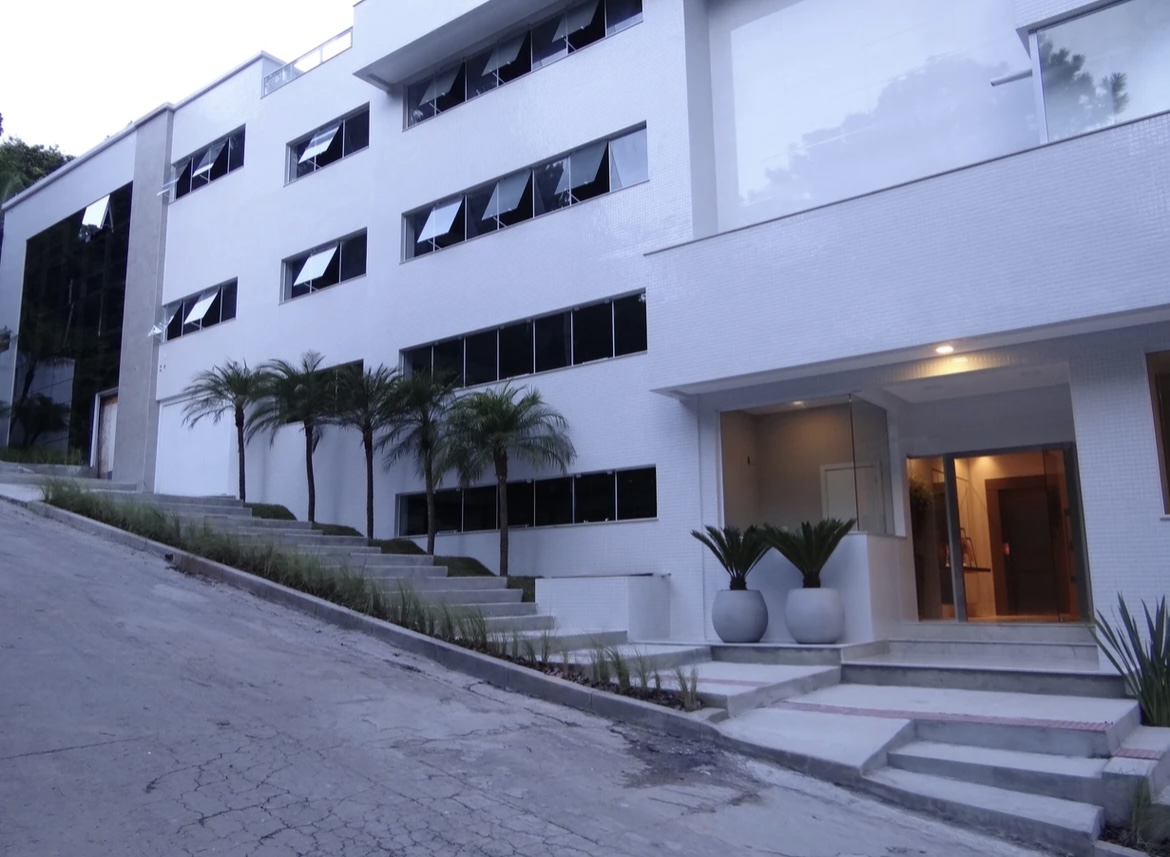 Apartamento Ed. Farol Ponta do Mel em Balneário Camboriú - foto 17