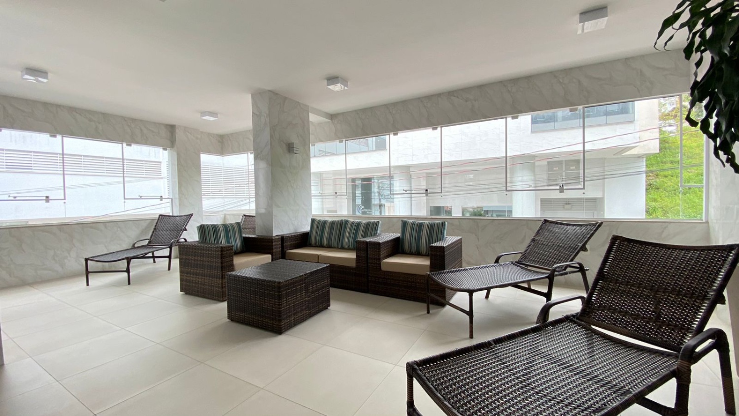 Apartamento Ed. Farol Ponta do Mel em Balneário Camboriú - foto 21