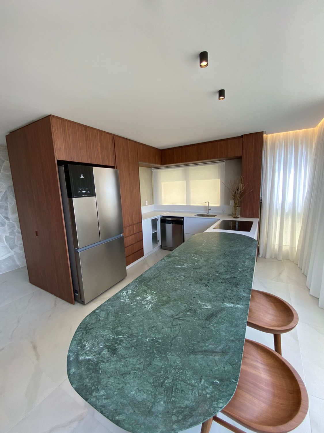 Apartamento no Ed. Surfers Paradise Residence na Praia Brava - foto 6