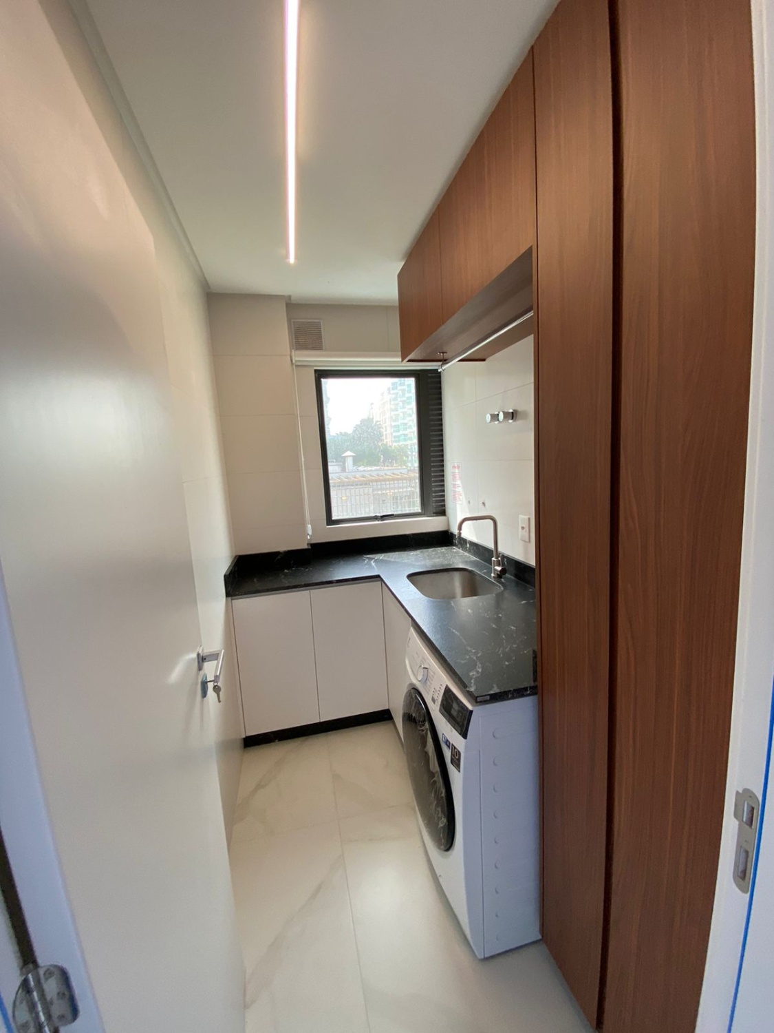 Apartamento no Ed. Surfers Paradise Residence na Praia Brava - foto 12