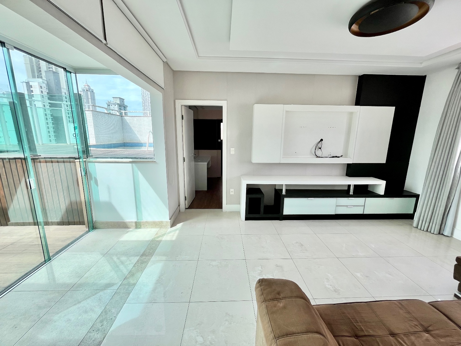 Cobertura duplex no Ed. Solar do Tamarindo em Balneário Camboriú - foto 10