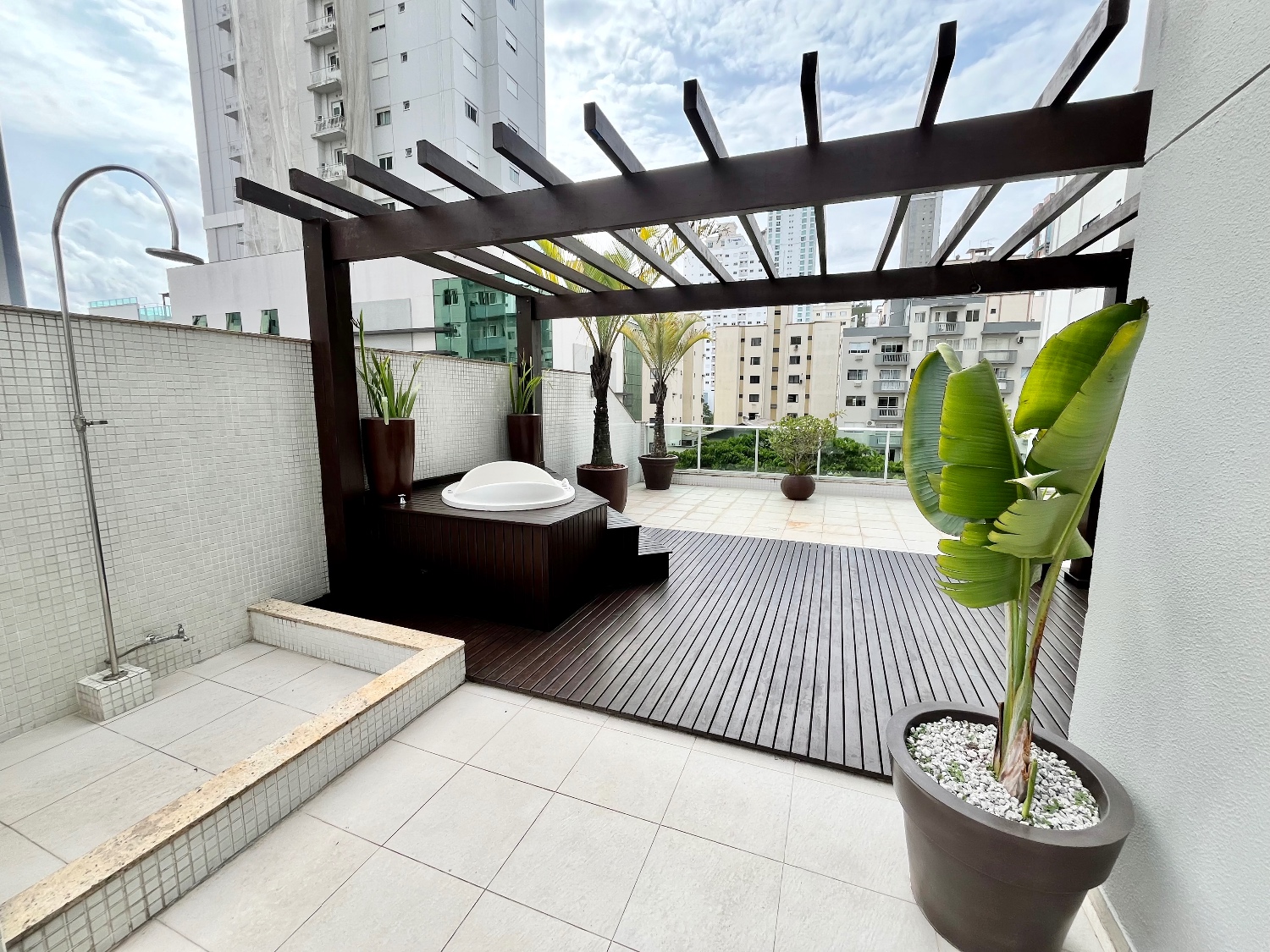 Cobertura duplex no Ed. Solar do Tamarindo em Balneário Camboriú - foto 33