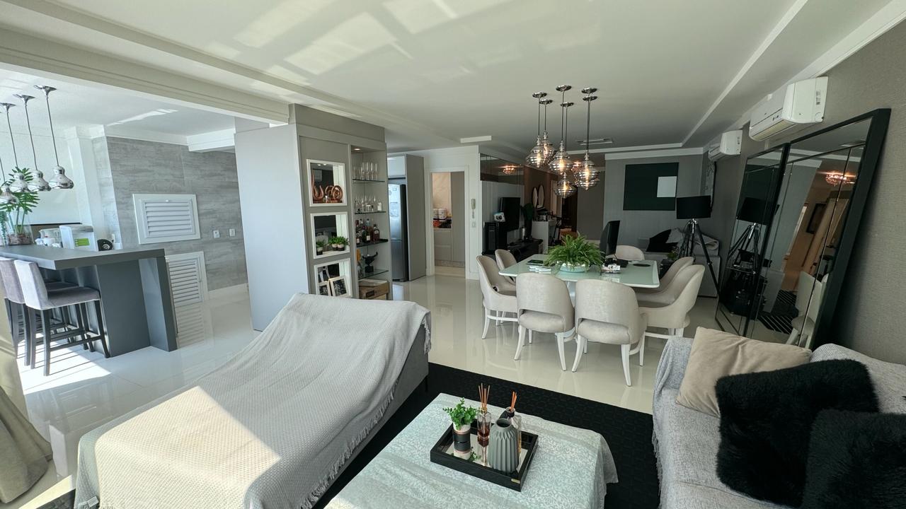 Apartamento no Ed. Venezia Residenziale em Itapema