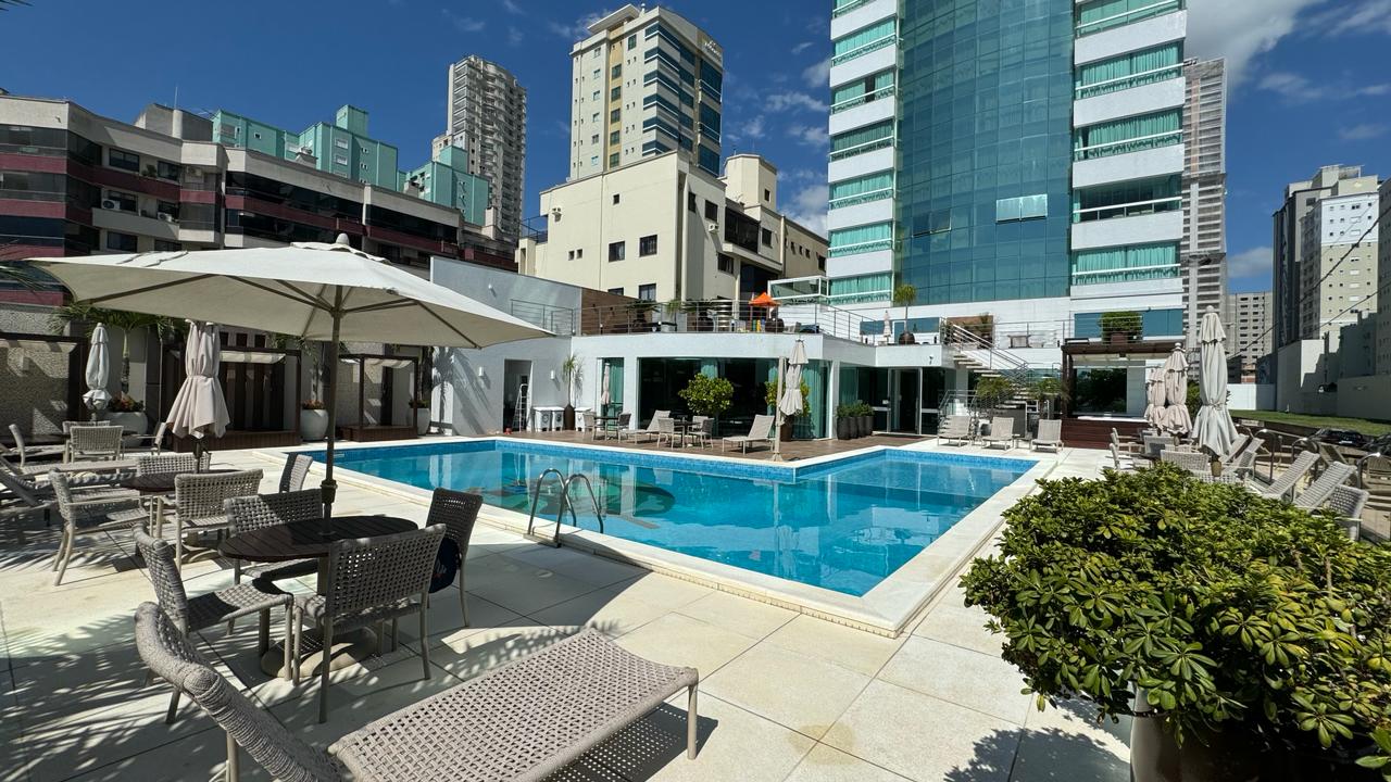 Apartamento no Ed. Venezia Residenziale em Itapema - foto 22