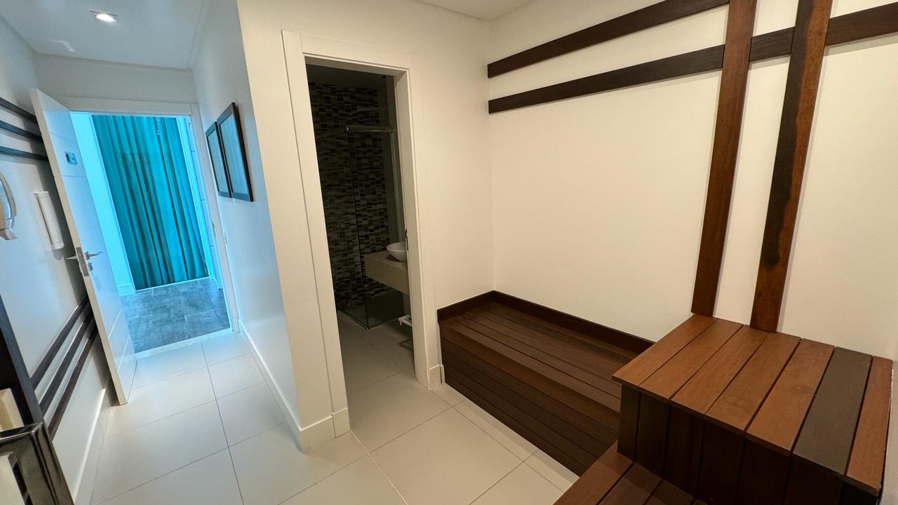Apartamento no Ed. Venezia Residenziale em Itapema - foto 36