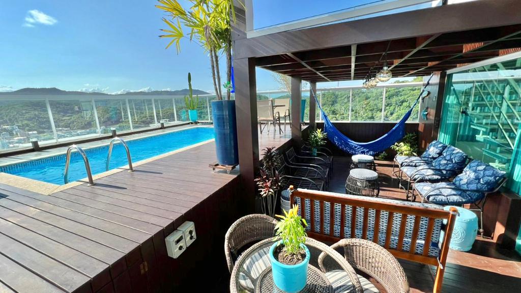 Cobertura triplex perto do mar no Ed. Ocean Tower em Balneário Camboriú - foto 4