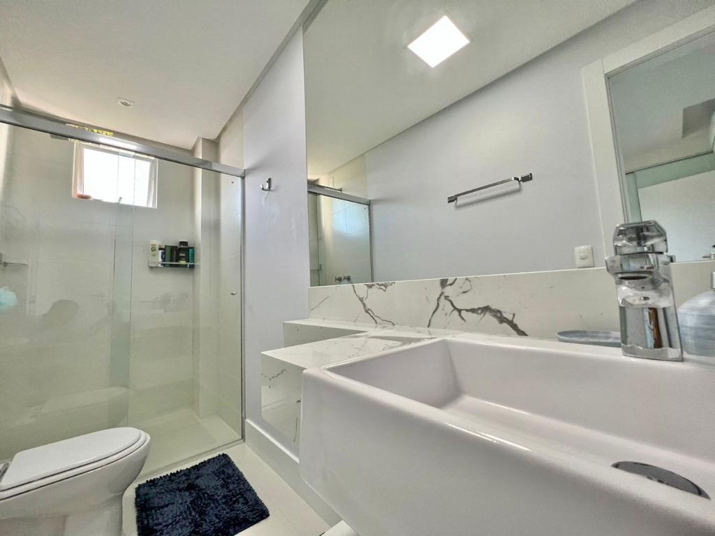 Cobertura triplex perto do mar no Ed. Ocean Tower em Balneário Camboriú - foto 13